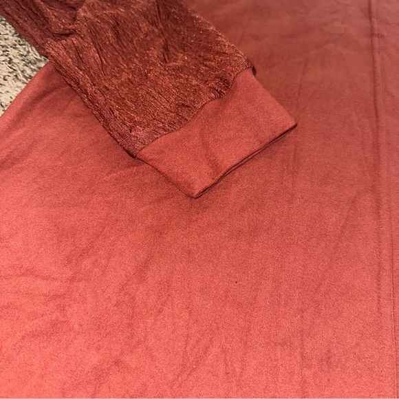 Women's Rust Top - Picture 2 of 5